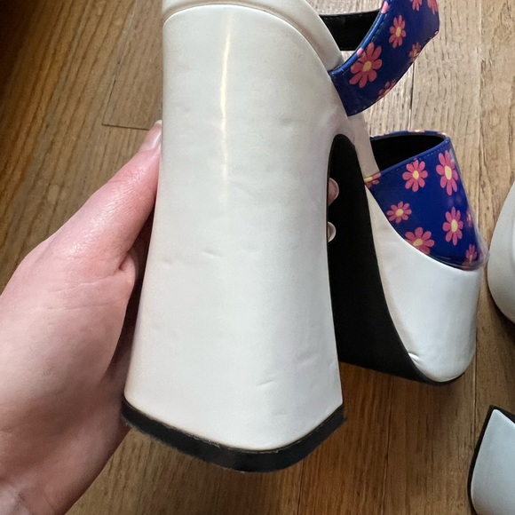 Delia’s by Dolls Kill Ditzy Delight platform heels blue floral women’s size US8 - Picture 10 of 16